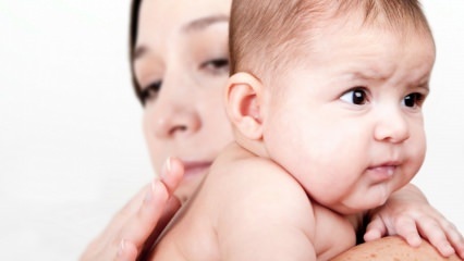 Stillen Sie das Baby nicht kurz vor dem Schlafengehen!