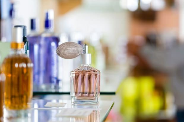 Möglichkeiten zur Erhöhung der Dauerhaftigkeit von Parfüm