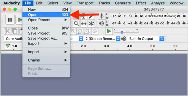 Wählen Sie "Datei"> "Öffnen" und navigieren Sie in Audacity zu Ihrer Videodatei.