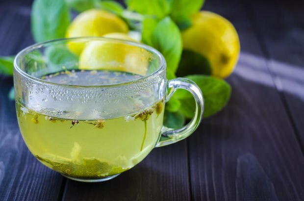grüner Tee Zitrone Mineralwasser Heilung