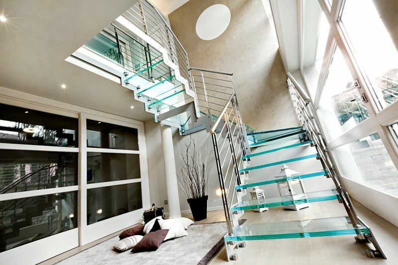 Die stilvollsten und nützlichsten Treppenmodelle für Maisonette-Apartments