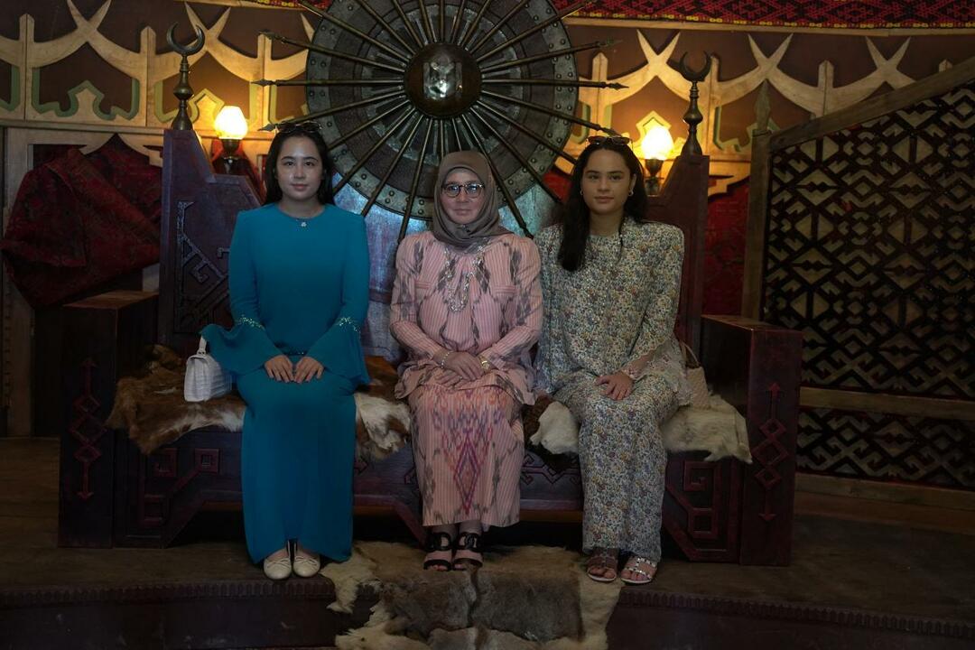 Die Königin von Malaysia besuchte das Set der Fernsehserie Establishment Osman – News 7 CULTURE