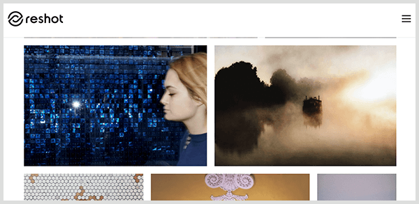 Reshot ist eine Stock-Foto-Site mit kuratierten Bildern. Der Screenshot der Fotobibliothek auf der Reshot-Website enthält das Profil einer weißen Frau mit blonden Haaren vor schillernden blauen Kacheln und einer nebligen Landschaft mit silhouettierten Bäumen.