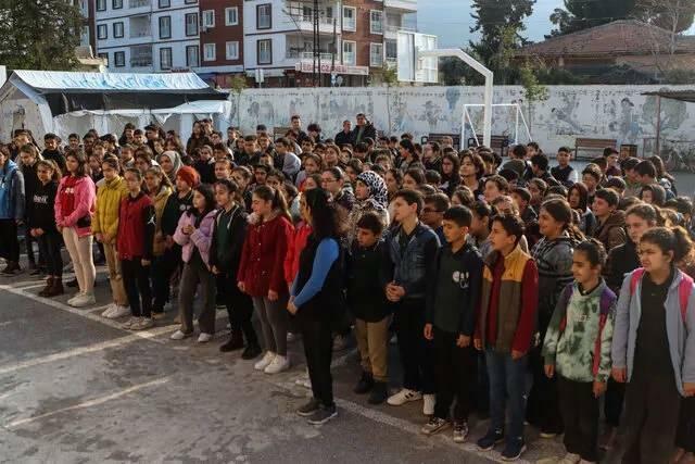 Die Schulen wurden in 7 Bezirken von Hatay wiedereröffnet