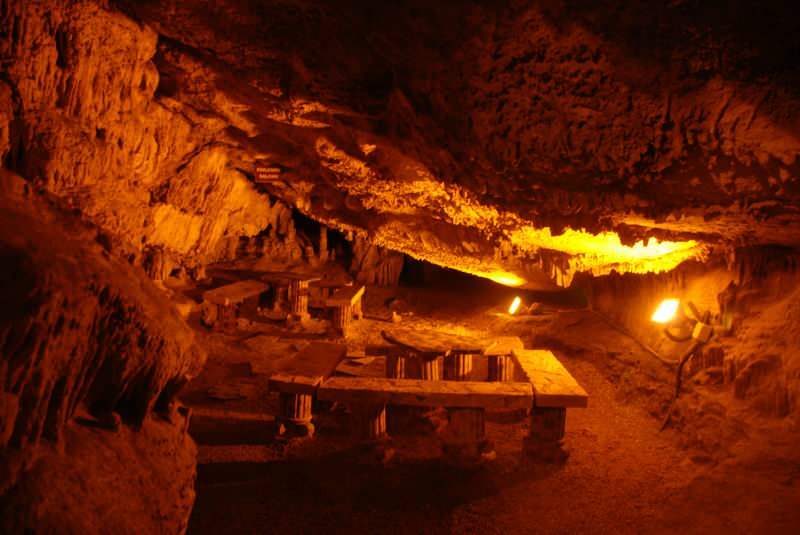 Fakilli-Höhle