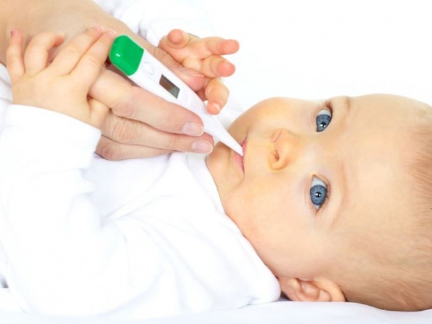 Wie man Fieber bei Säuglingen reduziert