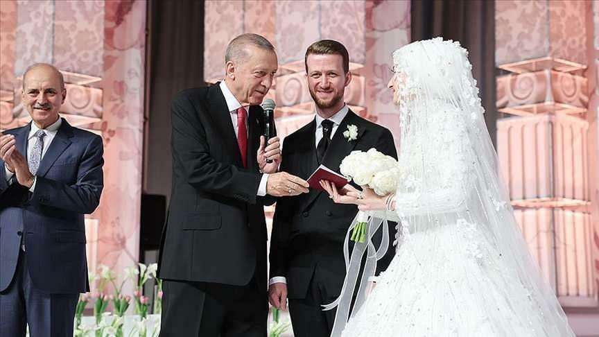 Präsident Erdoğan war Zeuge der Hochzeit seines Neffen Osama Erdoğan