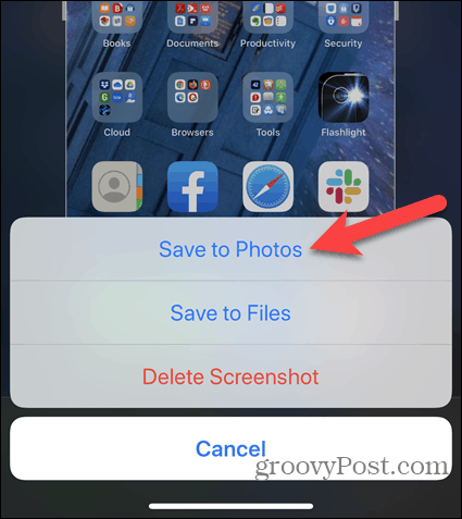 Tippen Sie beim Bearbeiten eines iPhone-Screenshots auf In Fotos speichern