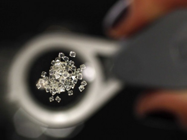 Wie man gefälschte Diamanten versteht?