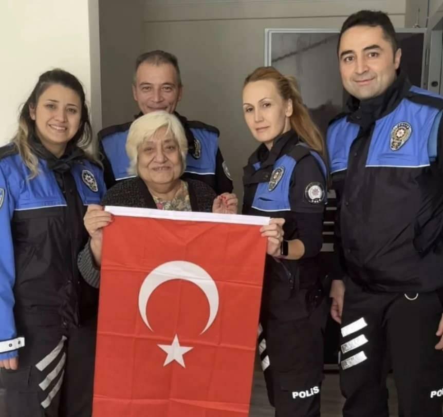 Überraschung von Nazan Çim und Polizeiteams