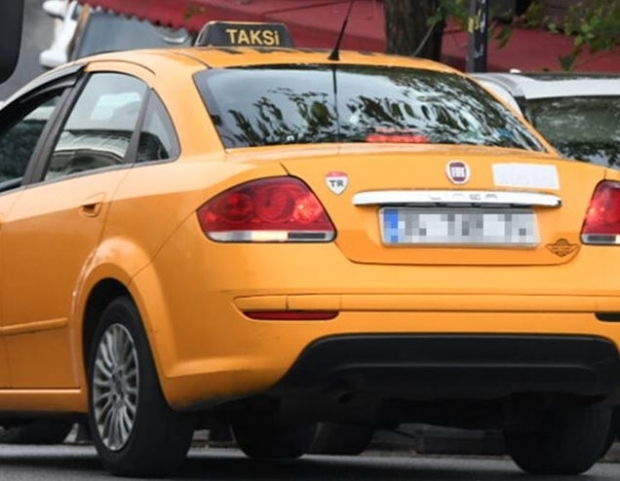 Berrak Tüzünataç nahm kostenlos ein Taxi