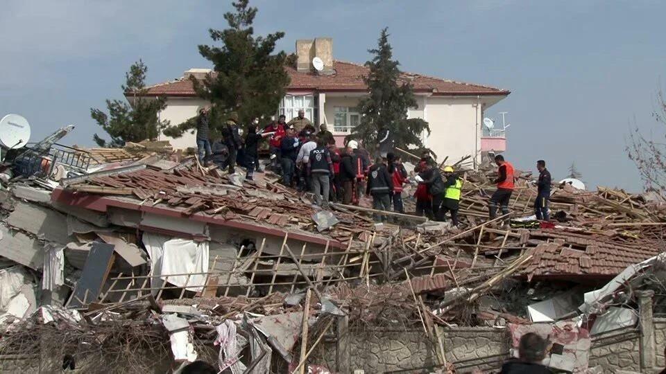 Emine Erdoğan übermittelte allen vom Erdbeben in Malatya betroffenen Bürgern ihre besten Wünsche