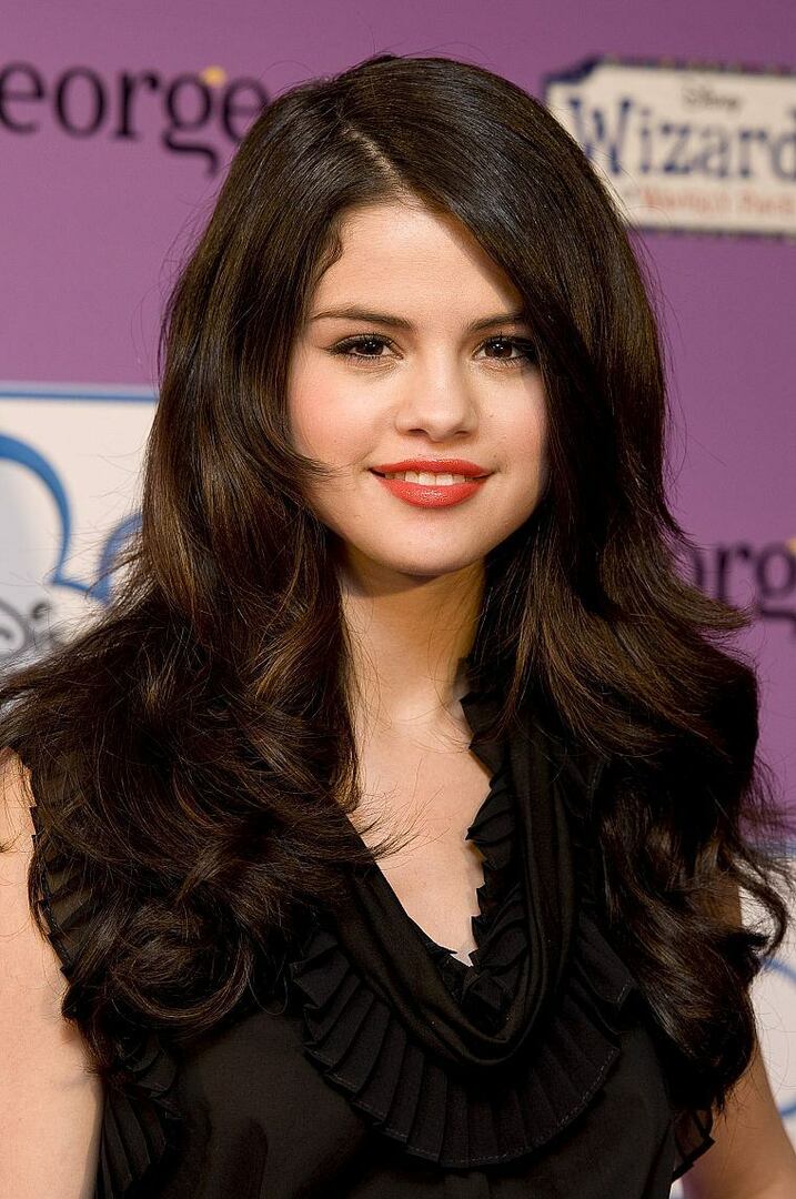 Selena Gomez ist der jüngste Name, der mit Social Media Geld verdient