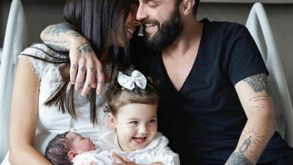 Berkays Frau Özlem Ada Şahin hat Mevlit für ihr neugeborenes Baby unterrichtet!