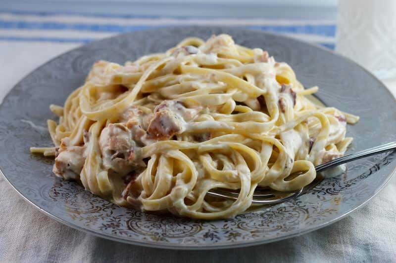 Како направити тестенине у италијанском стилу? Савети за прављење шпагета карбонаре