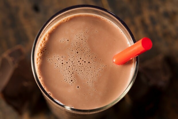 wie man Schokoladenmilch macht