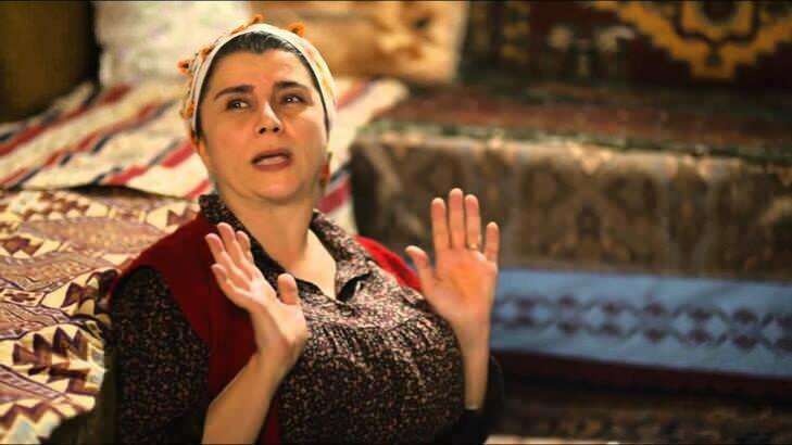Wer ist eigentlich Gülcihan, die Mutter von Girl in the Glass Sedat? Wer ist Devrim Yakut und wie alt ist er?