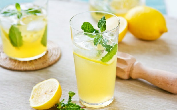 Was passiert, wenn wir regelmäßig Zitronensaft trinken?