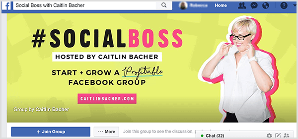 Das von Caitlin Bacher moderierte Titelbild der Facebook-Gruppe für Social Boss hat einen gelben Hintergrund, rosa Akzente im Text und ein Foto von Caitlin, die ihren Hemdkragen hochzieht.