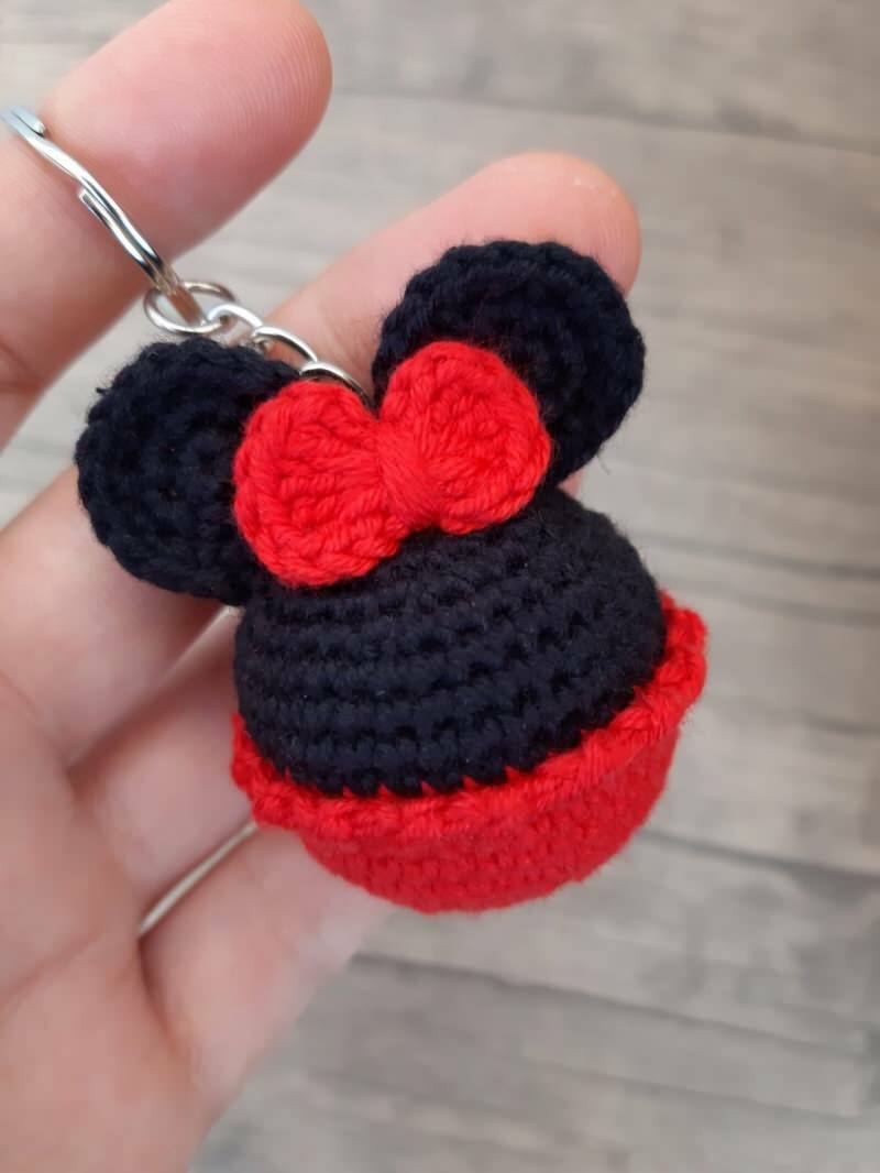 Wie mache ich Amigurumi Mickey Mouse Schlüsselanhänger? Mickey Minnie detaillierte Schlüsselbundherstellung