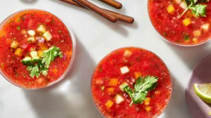 Wie macht man eine tolle Wassermelonensuppe? Rezept für Wassermelonensuppe