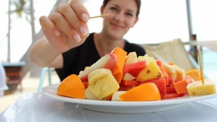 Wann sollte man Obst essen? Nimmt spät gegessenes Obst zu?