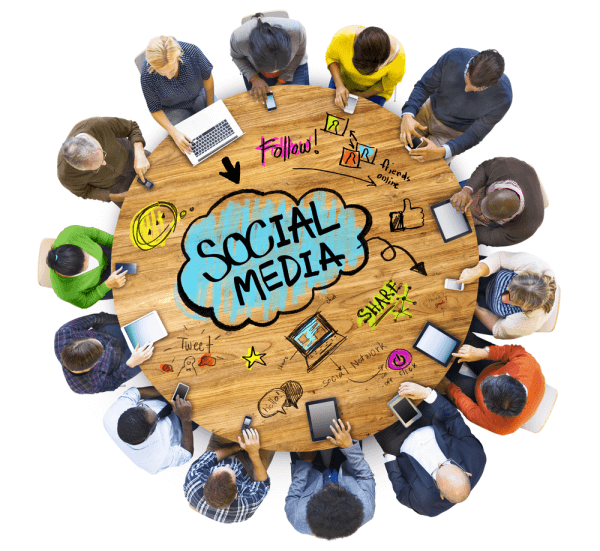 Gruppenleute diskutieren über Social Media Shutterstock 223801453