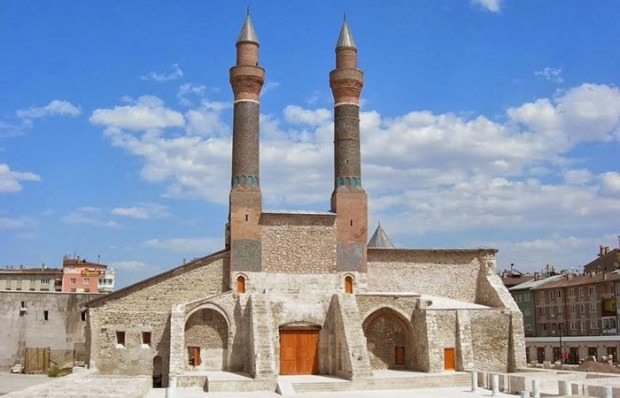 Doppelte Minarett-Madrasa