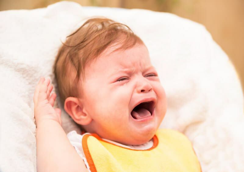 Ist es schädlich, Babys im Stehen zu schütteln? Wie kann man eine stehende Schaukelgewohnheit hinterlassen?