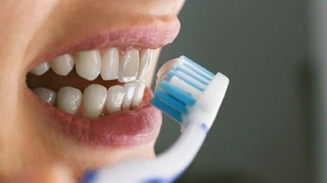 Bricht das Zähneputzen das Fasten?