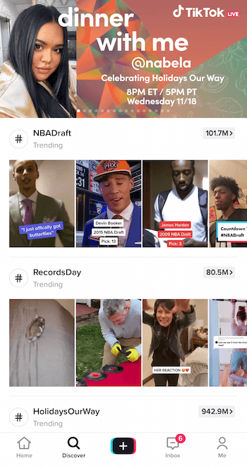 Screenshot der Registerkarte "Tiktok App Discover" mit Live- und Trendinhalten in einem Karussellformat oben auf dem Bildschirm mit jeweils Hashtags und Videos in einem Feed unten