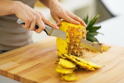 Frucht, die Ödeme im Körper beseitigt: Ananas