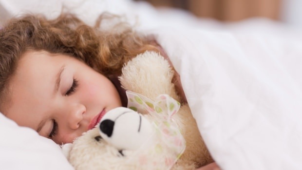 Wann sollten Kinder alleine schlafen?