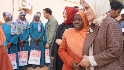 Esra Albayrak unterstützt Burkina Faso bei der Nahrungsmittelhilfe von TİKA