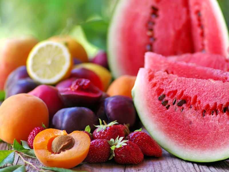 Wann sollte man Obst essen? Nimmt spät gegessenes Obst zu?