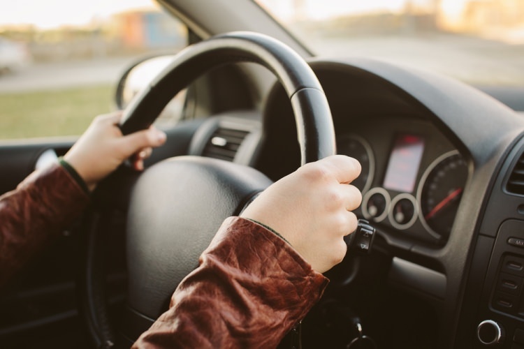 5 Fehler von Fahrerinnen im Verkehr