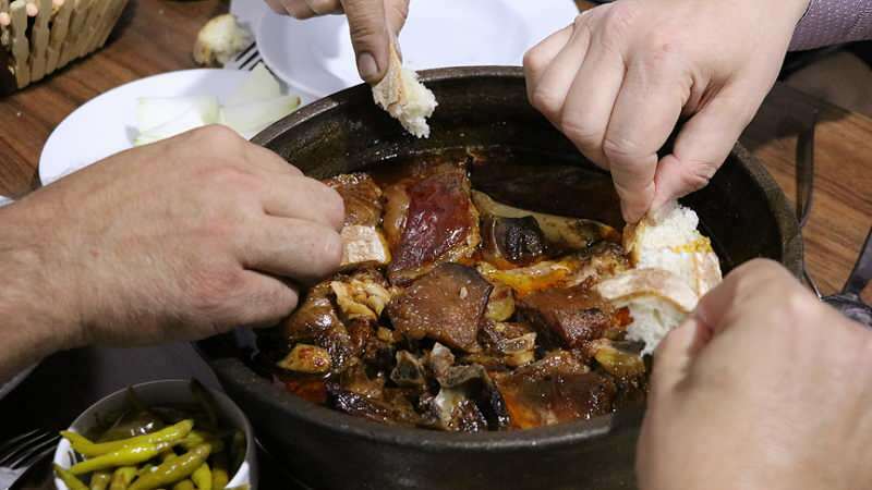 Wie macht man Bigadiç Auflauf? Steinbock Eintopf Rezept