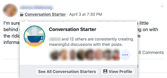 So verbessern Sie Ihre Facebook-Gruppengemeinschaft: Beispiel für das Facebook-Gruppenabzeichen "Conversation Starter" neben dem Namen der Gruppenmitglieder und das Popup, in dem andere Gruppenmitglieder identifiziert werden, die dieses Abzeichen teilen