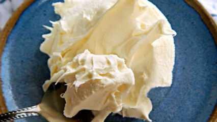 Wie macht man den einfachsten Labne-Käse? Die Zutaten von Labne-Käse in voller Konsistenz