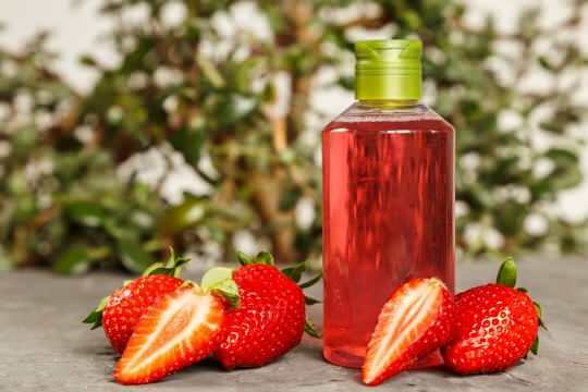 Erdbeeröl wird für die Haut verwendet