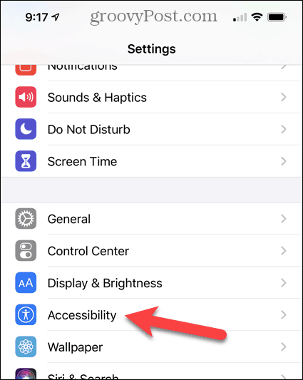 Tippen Sie auf dem Bildschirm iPhone-Einstellungen auf Eingabehilfen
