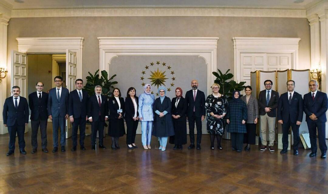Emine Erdoğan traf sich mit den neu ernannten Vorstandsmitgliedern des African Culture House