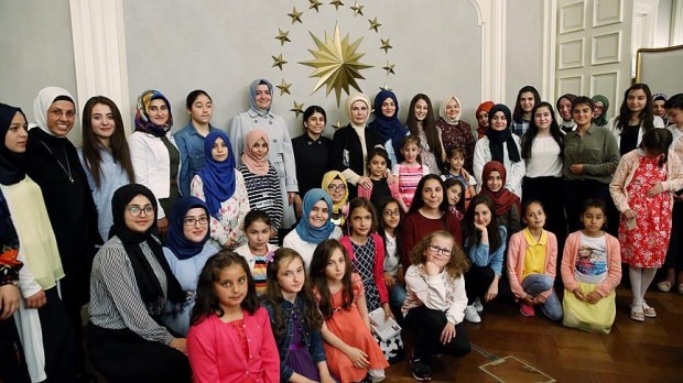 Mit dem Ruf von First Lady Erdoğan haben 8 Ministerien Maßnahmen für Kinder ergriffen!