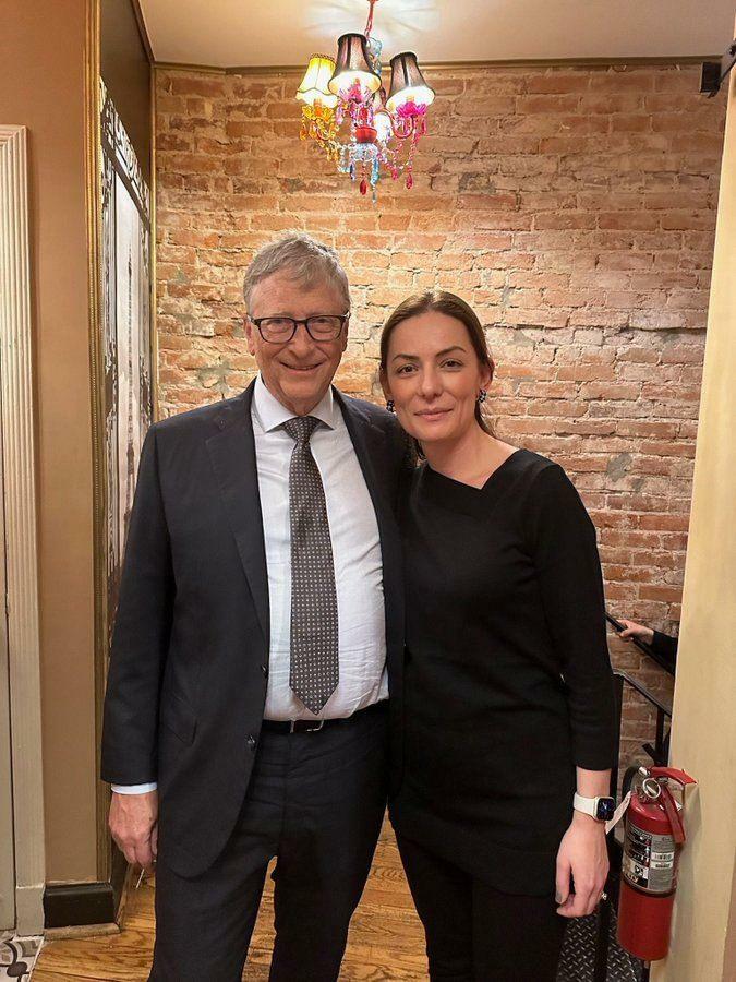Bill Gates und Hülya Bölükbaşı
