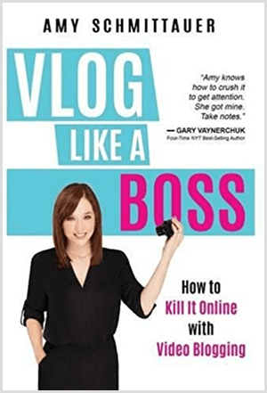 Amy Landino schrieb das Buch Vlog Like a Boss unter dem Namen Amy Schmittauer. Das Cover zeigt ein Foto von Amy von der Taille bis zu einer Videokamera. Der Titel erscheint auf einem hellblauen Hintergrund mit weißen und pinkfarbenen Buchstaben. Der Slogan des Buches lautet "Wie man es online mit Video-Blogging tötet".