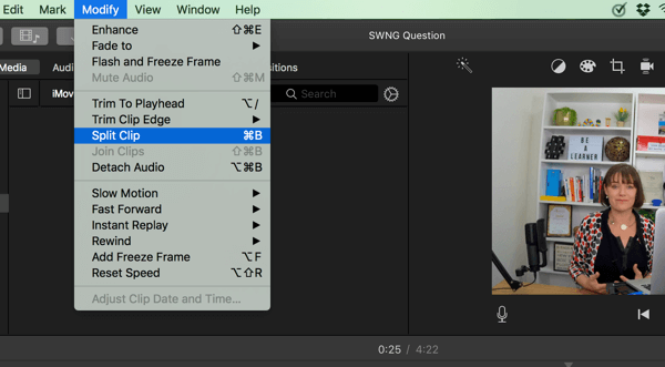 Teilen Sie Ihr Video in iMovie in Segmente auf, indem Sie Ändern> Clip teilen wählen.