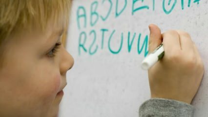 Wie bringt man Kindern das Alphabet bei?