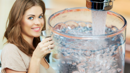 Wird zu viel Wasser abnehmen? Ist es schädlich, nachts Wasser zu trinken?