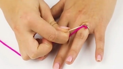 Wie entferne ich den im Finger steckenden Ring?