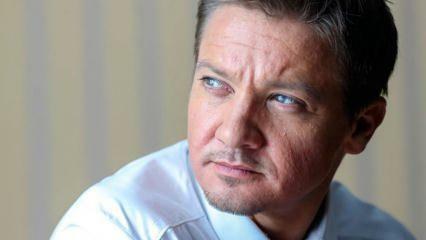 Es war unter dem Schneepflug! Jeremy Renner